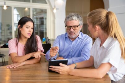 Medicare Enrollment Isn’t One-Time: How a Medicare Insurance Broker Supports Ongoing Plan Reviews