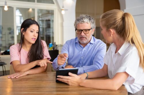 Medicare Enrollment Isn’t One-Time: How a Medicare Insurance Broker Supports Ongoing Plan Reviews