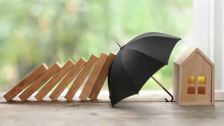 Why Everyone Should Consider an Umbrella Policy for Safety